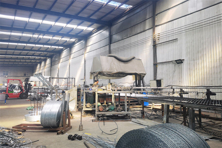 PVC Coated Manufacturers Three Blades Fine Welded Razor Wire Mesh China 2m× 6m Size
