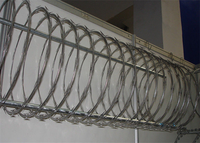 Razor Concertina Barbed Wire Galvanized Blade Fence For Security Perimeter